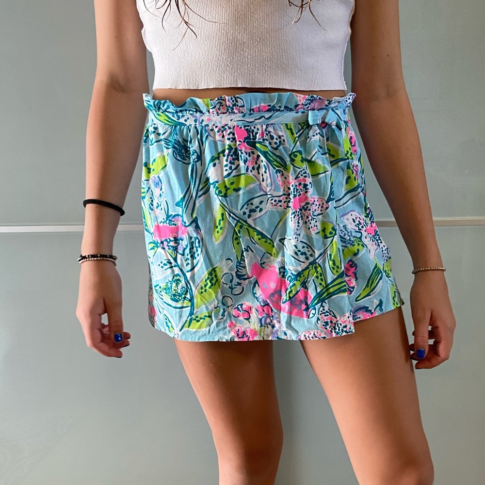 Good condition-Super cute LilyPulitzer skort💙 size- L kids